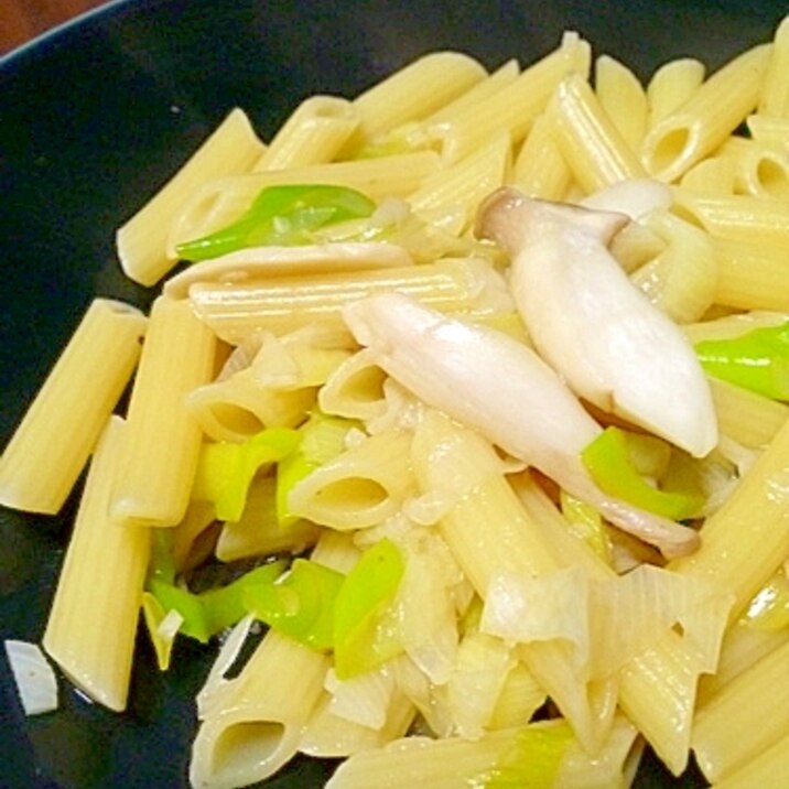 梅こぶ茶風味の白ねぎとエリンギのパスタ　